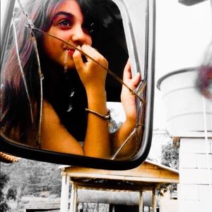 Meet your Posher, Olivia